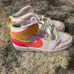 Air Jordan 1 “Edge Glow” Size 2